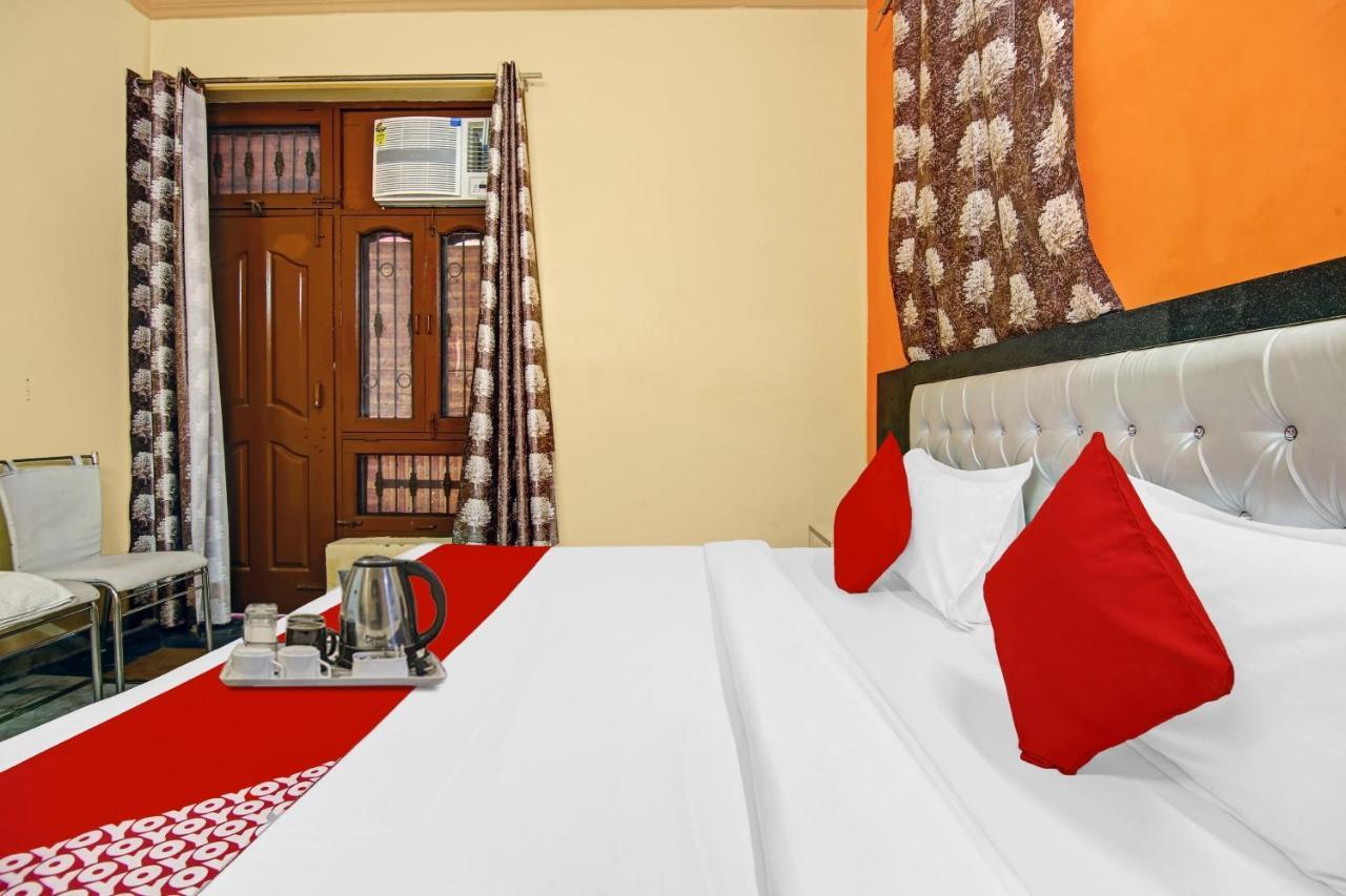 Oyo Galaxy Plaza Hotel Ghaziabad Exterior foto